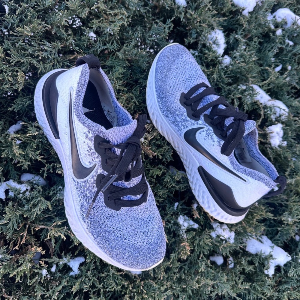 Nike Women's Epic React Flyknit 2 Athletic Shoes Size 7‎ Oreo